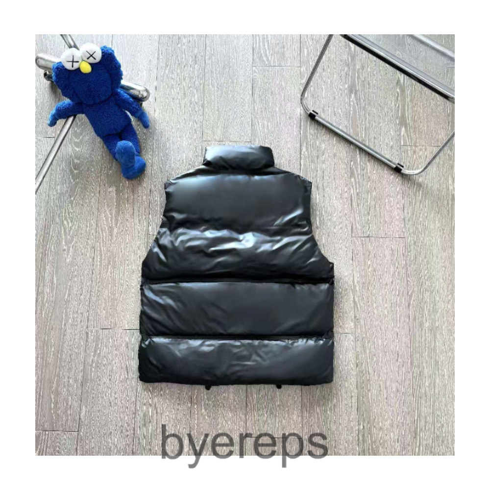 Prada Vest — photo 2 of 4