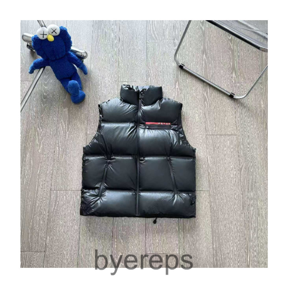 Prada Vest — photo 3 of 4