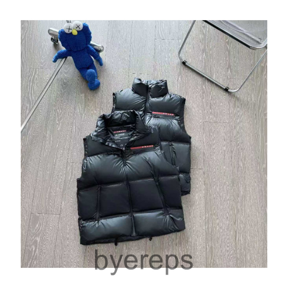 Prada Vest — photo 4 of 4