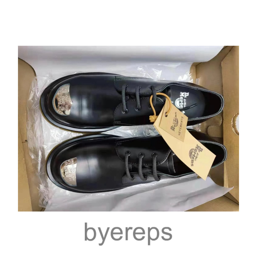 Raf Simons x Dr Martens — photo 2 of 4