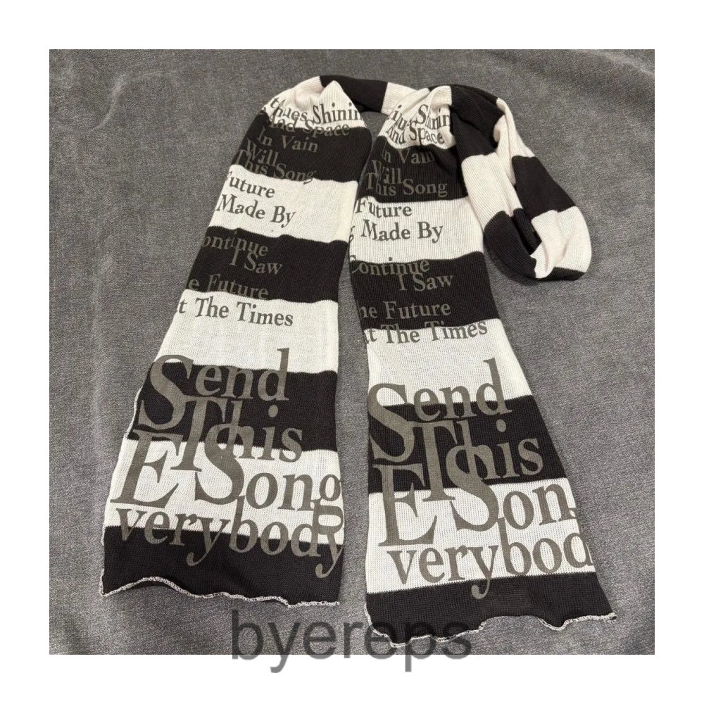 Random scarf