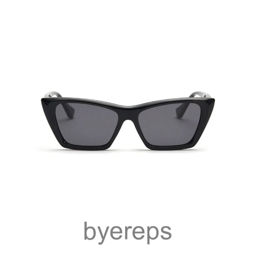 Saint Laurent SunGlasses — photo 4 of 4