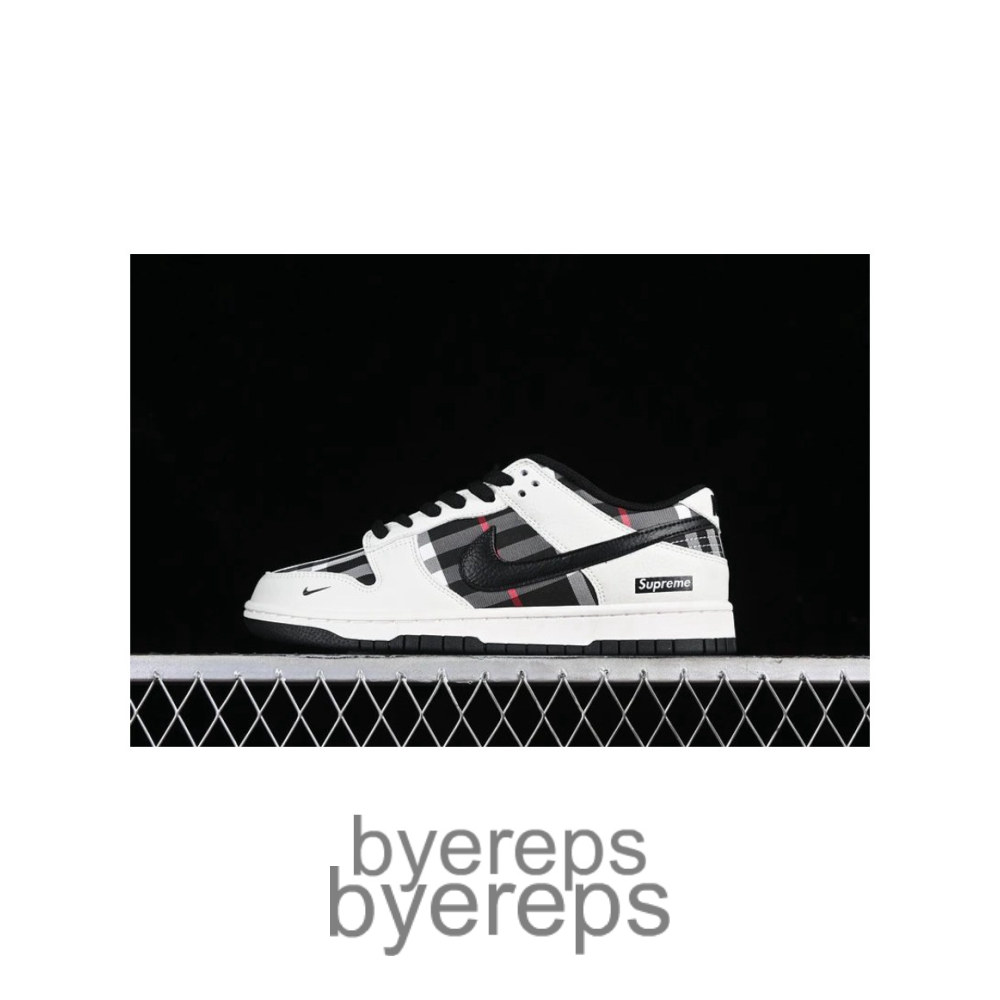SB Dunk Low Supreme White/Black
