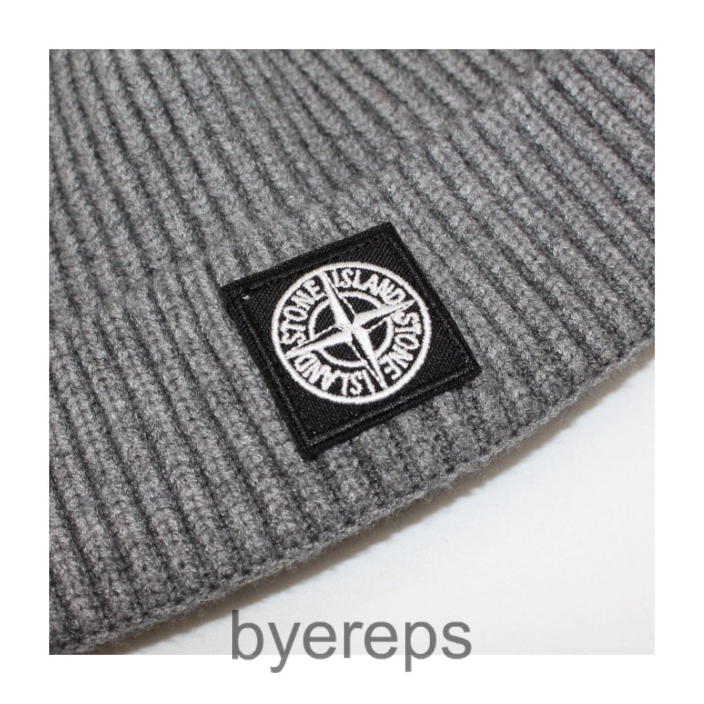 Stone Island Beanie — photo 3 of 4