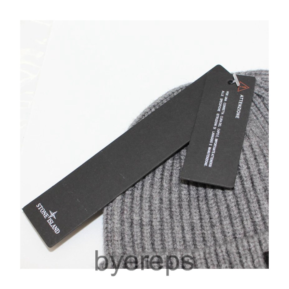 Stone Island Beanie — photo 4 of 4