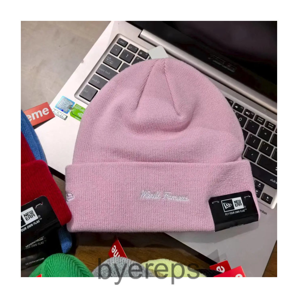 Supreme New Era Beanies — photo 2 of 4