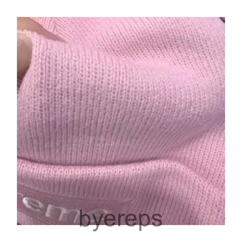 Supreme New Era Beanies — photo 3 of 4