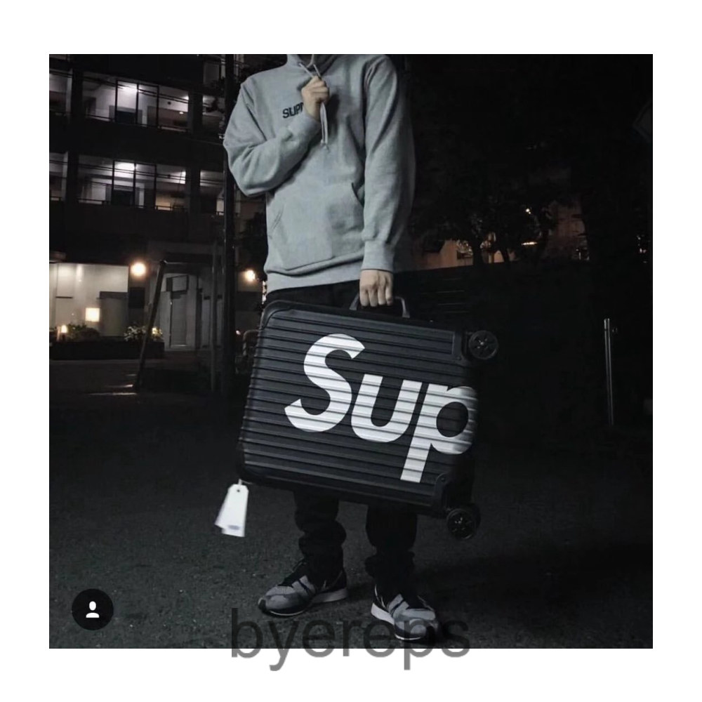 Supreme Suitcase — photo 2 of 4