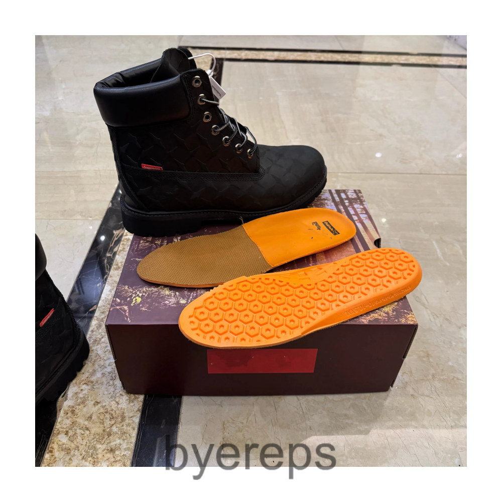 Unbranded Supreme x Timberland (3 colorways) — photo 3 of 4