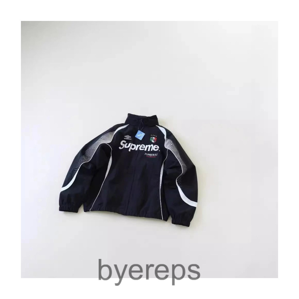 Supreme x Umbro Jacket — photo 3 of 4