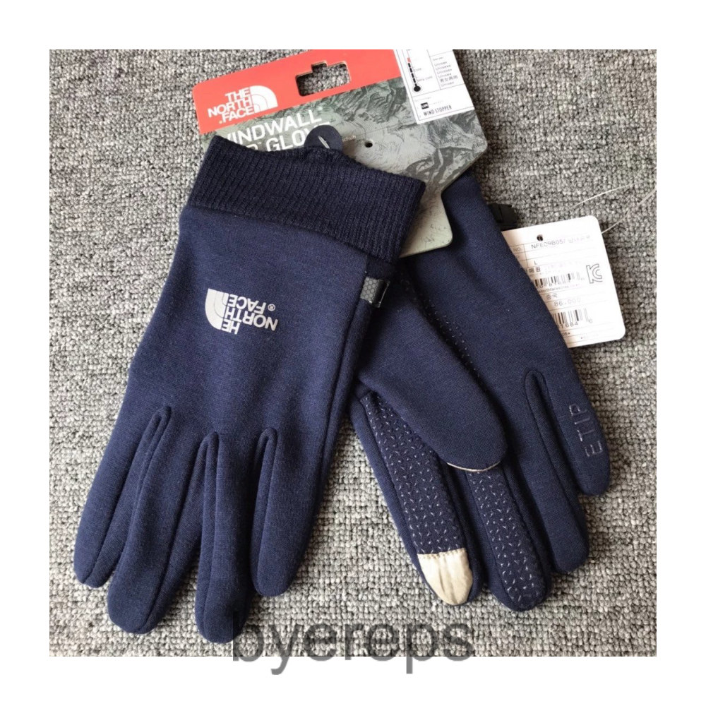 The North Face gloves — photo 2 of 4