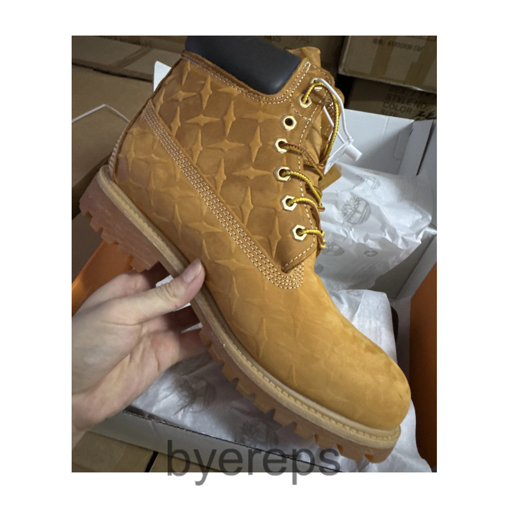 Comme des Garçons Timberland x Supreme x CDG 6 Inch Boots — photo 3 of 4