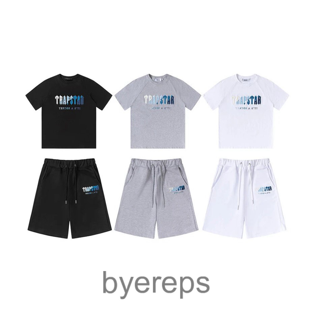Unbranded Trapstar shirts & shorts — photo 3 of 4