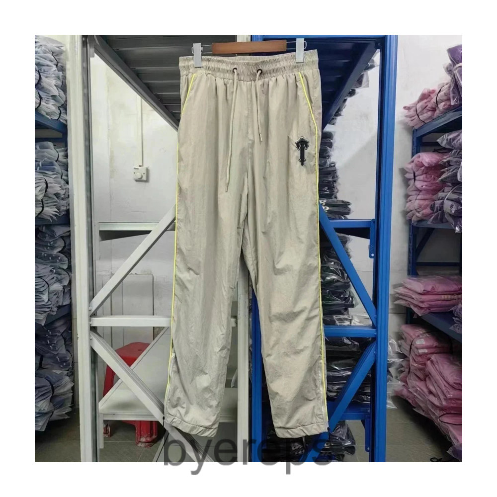 Unbranded Trapstar tracksuits — photo 3 of 4