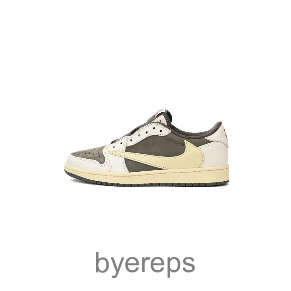 Unbranded Travis nikes — photo 2 of 4