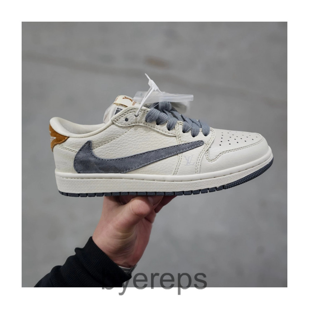 Ts jordan 1 travis x jordan [OG Batch] — photo 3 of 4