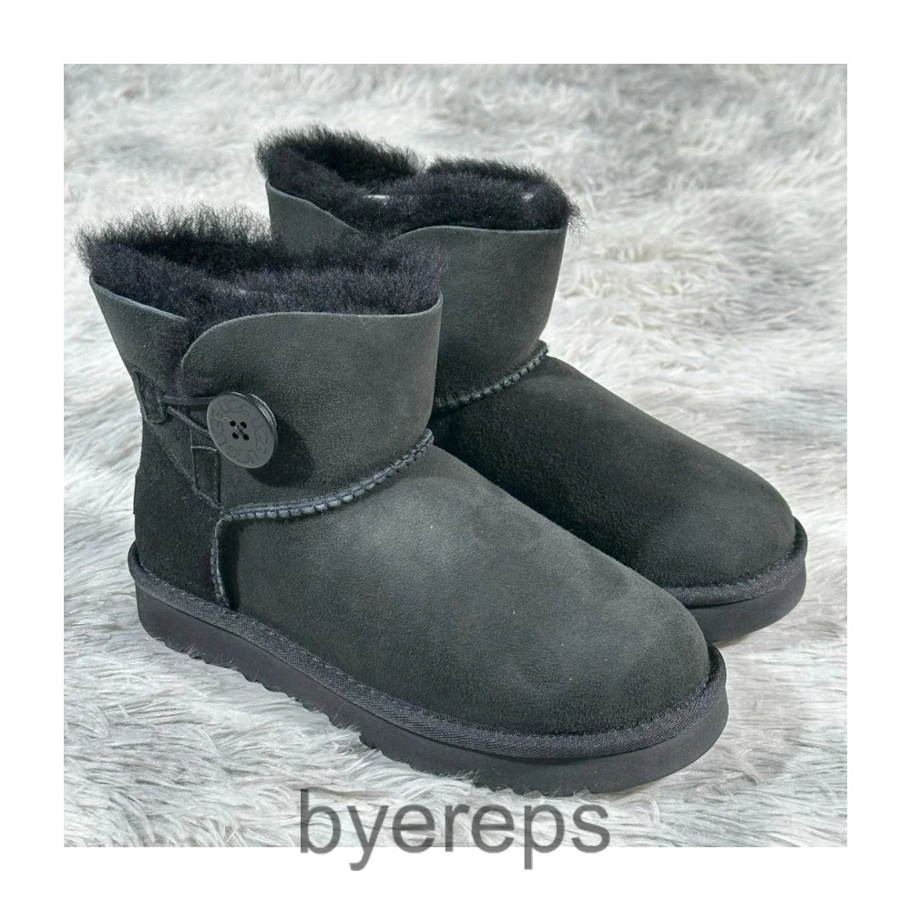 UGG boots — photo 3 of 4