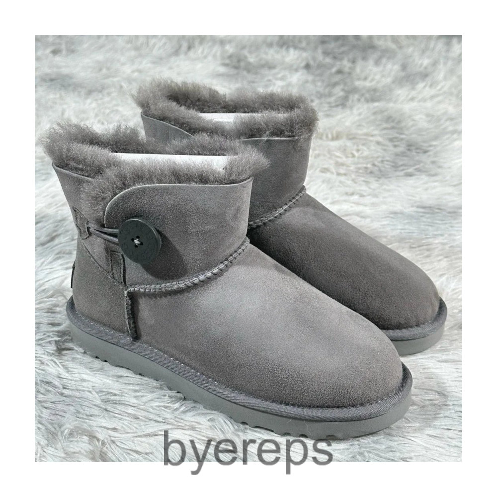 UGG boots — photo 4 of 4