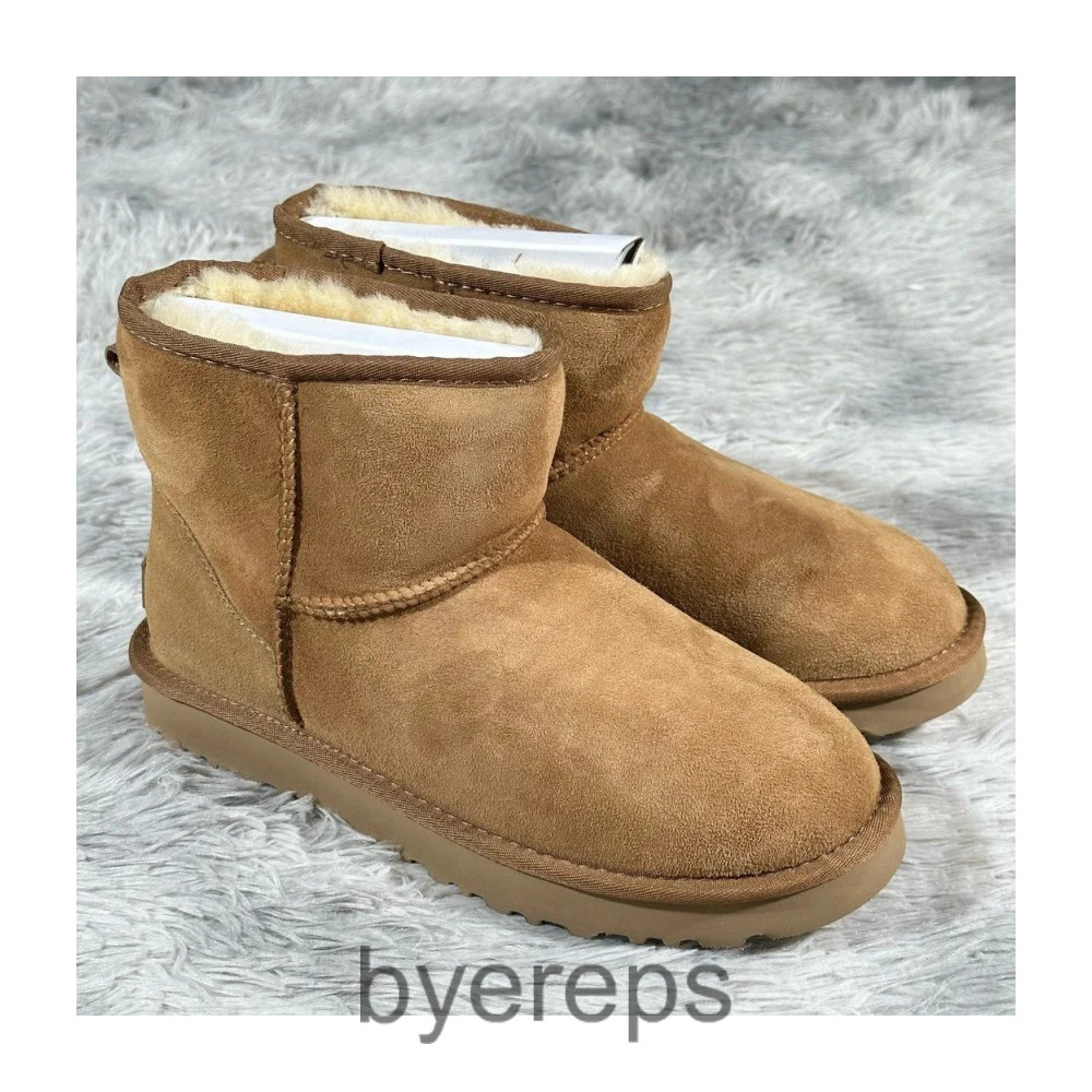 UGG boots — photo 3 of 4