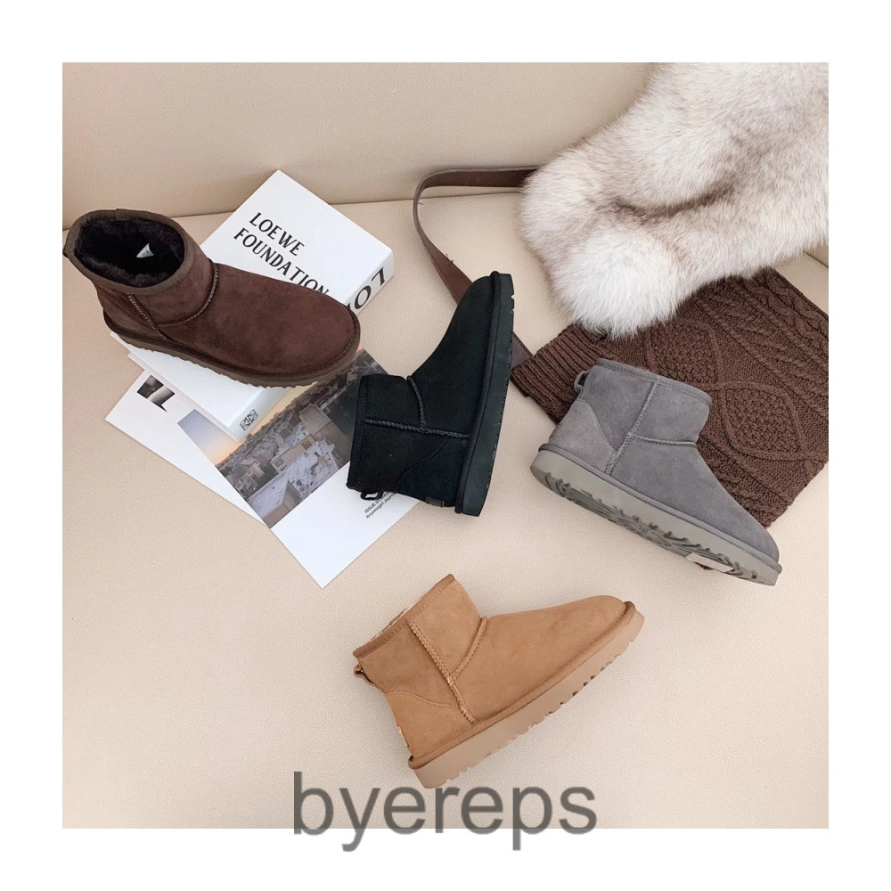 UGG Clasic Mini II — photo 3 of 4