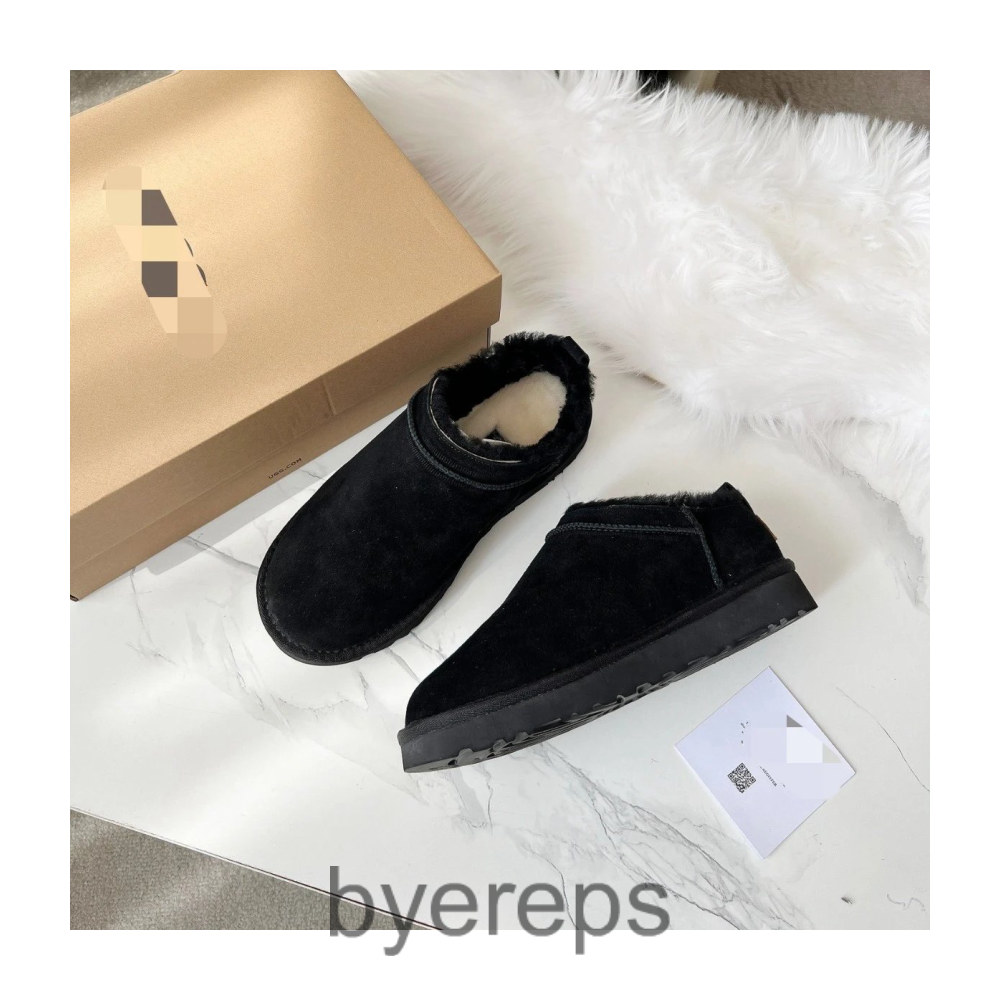 UGG Slides greenport