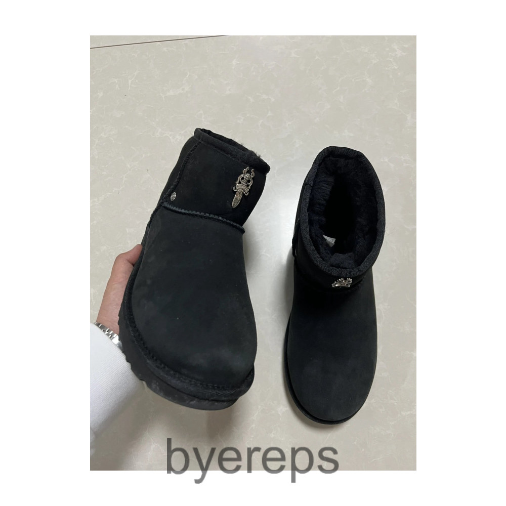 UGG x CH — photo 4 of 4