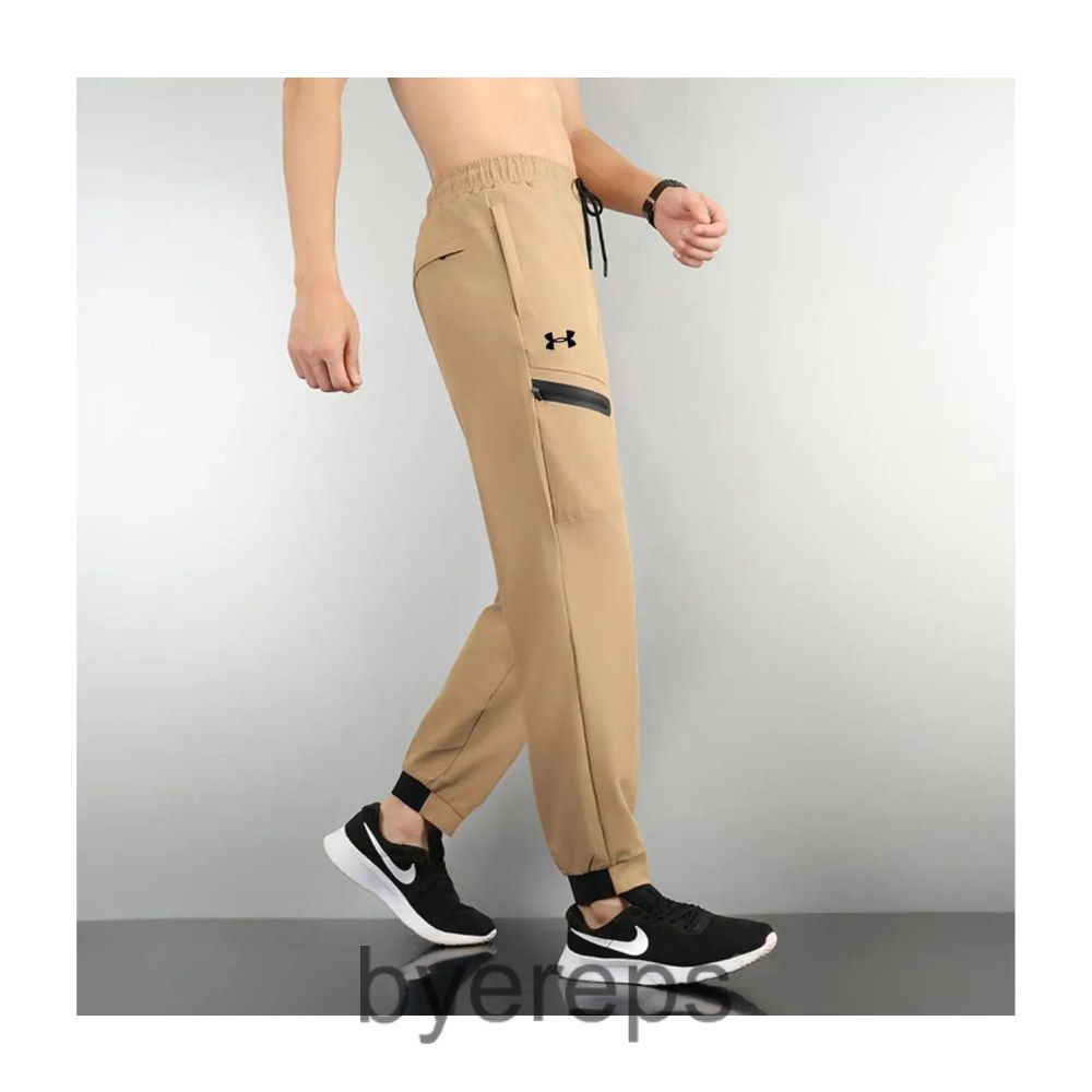 Under Armour Pants — photo 3 of 4