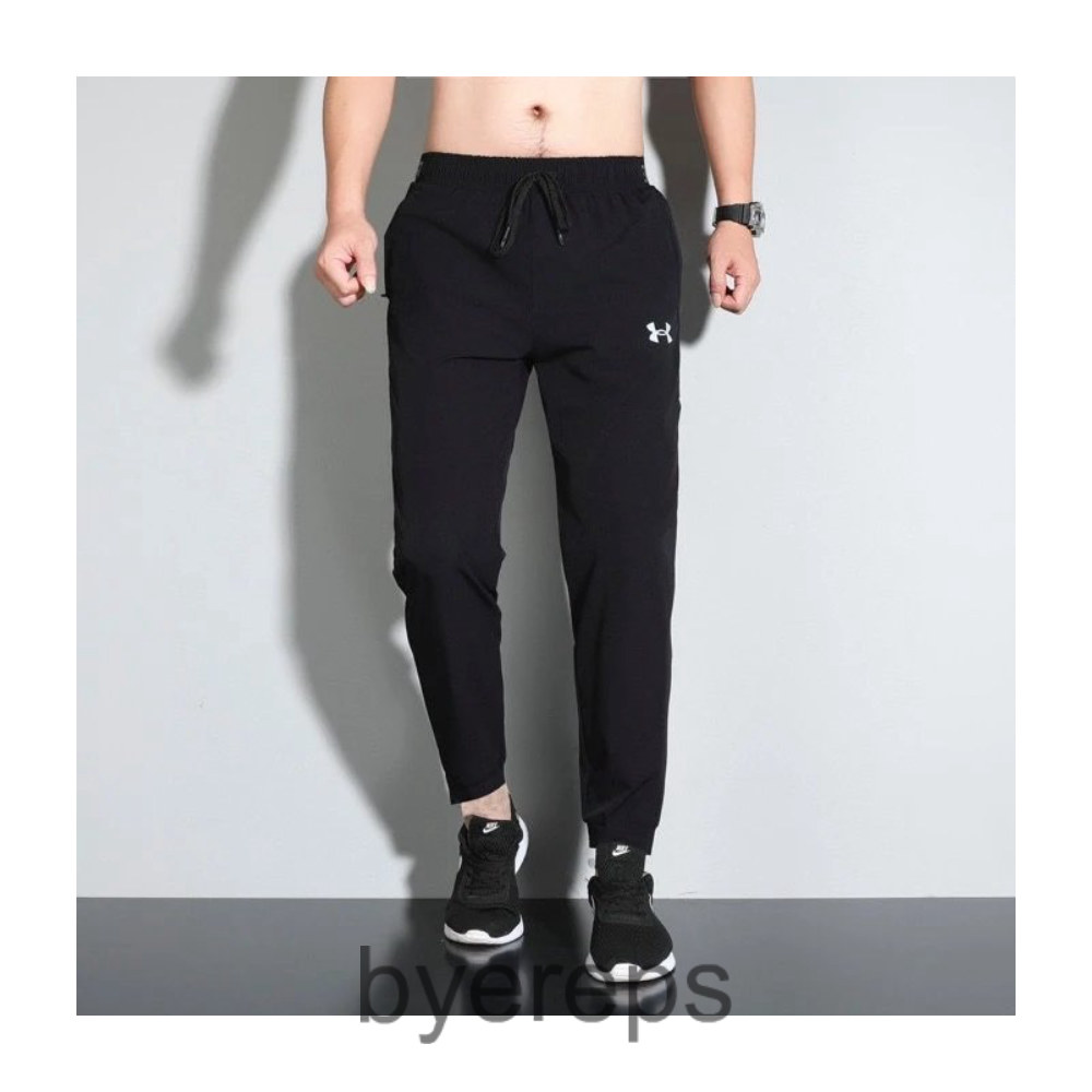Under Armour Pants — photo 2 of 4
