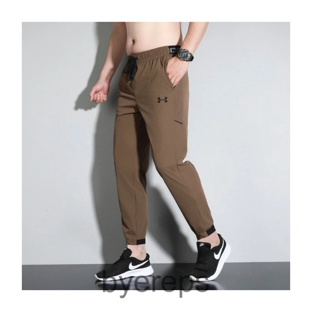 Under Armour Pants — photo 3 of 4