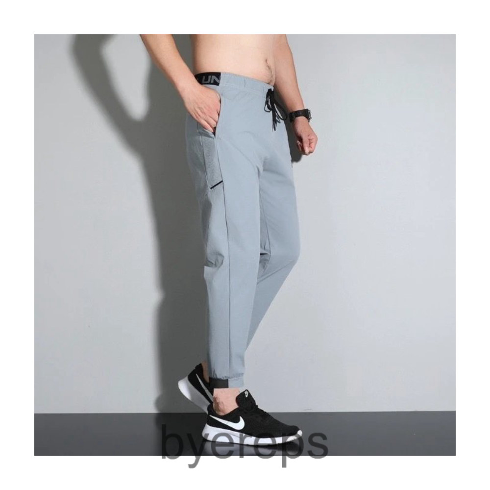 Under Armour Pants — photo 4 of 4