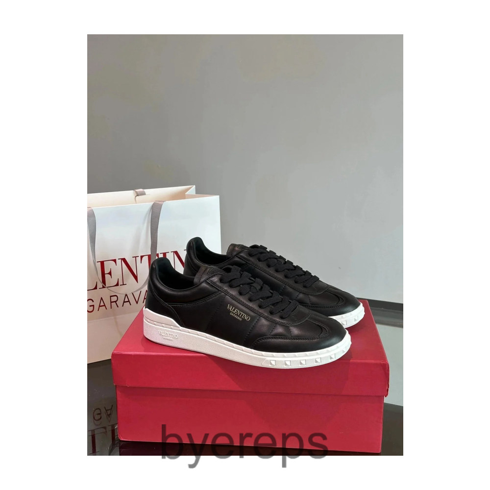 Valentino Garavani Upvillage