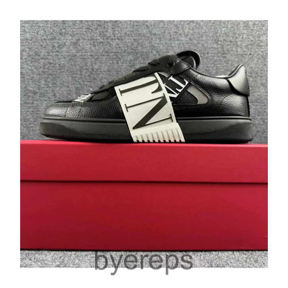 Valentino Sneakers