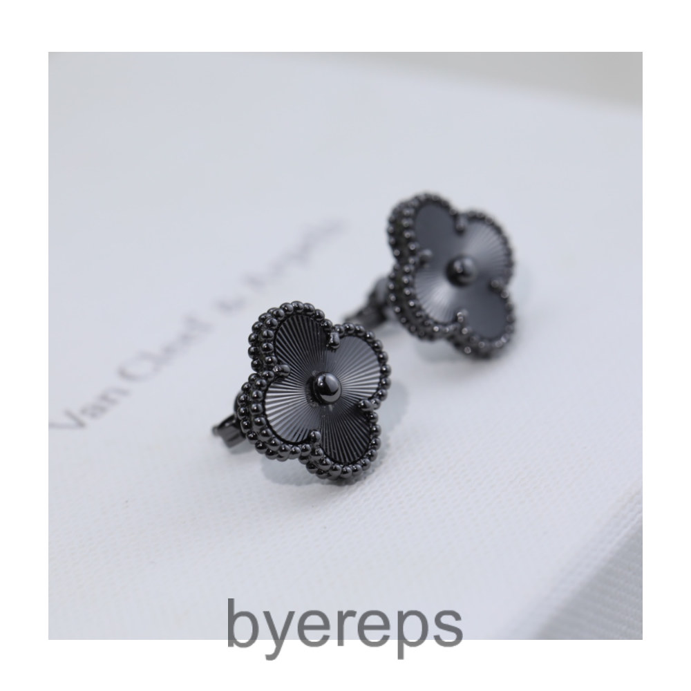 Unbranded Van Cleef & Arpels Earring — photo 3 of 4