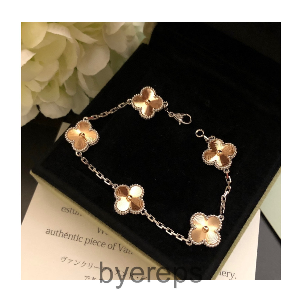 Van Cleef & Arpels Necklaces