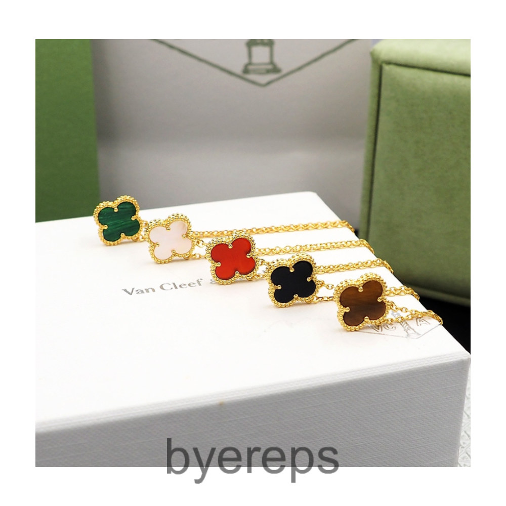 Unbranded Van Cleef & Arpels Necklaces — photo 4 of 4