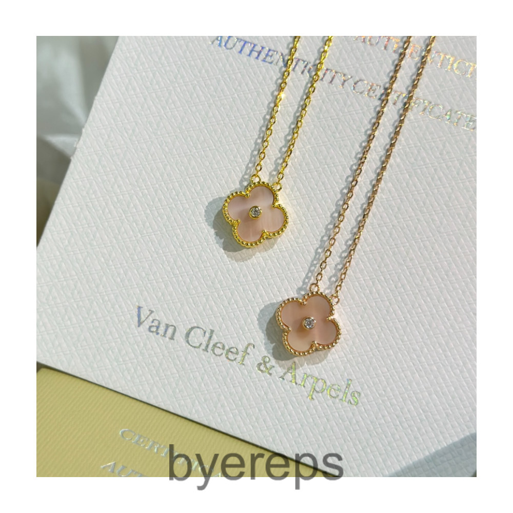 Unbranded Van Cleef & Arpels Necklaces — photo 3 of 4