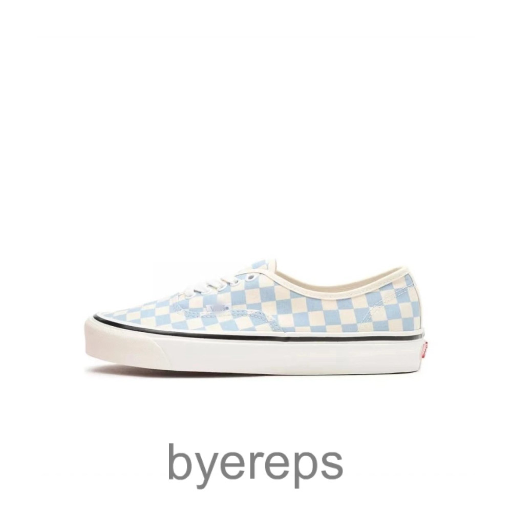 Vans Shoes — photo 3 of 4