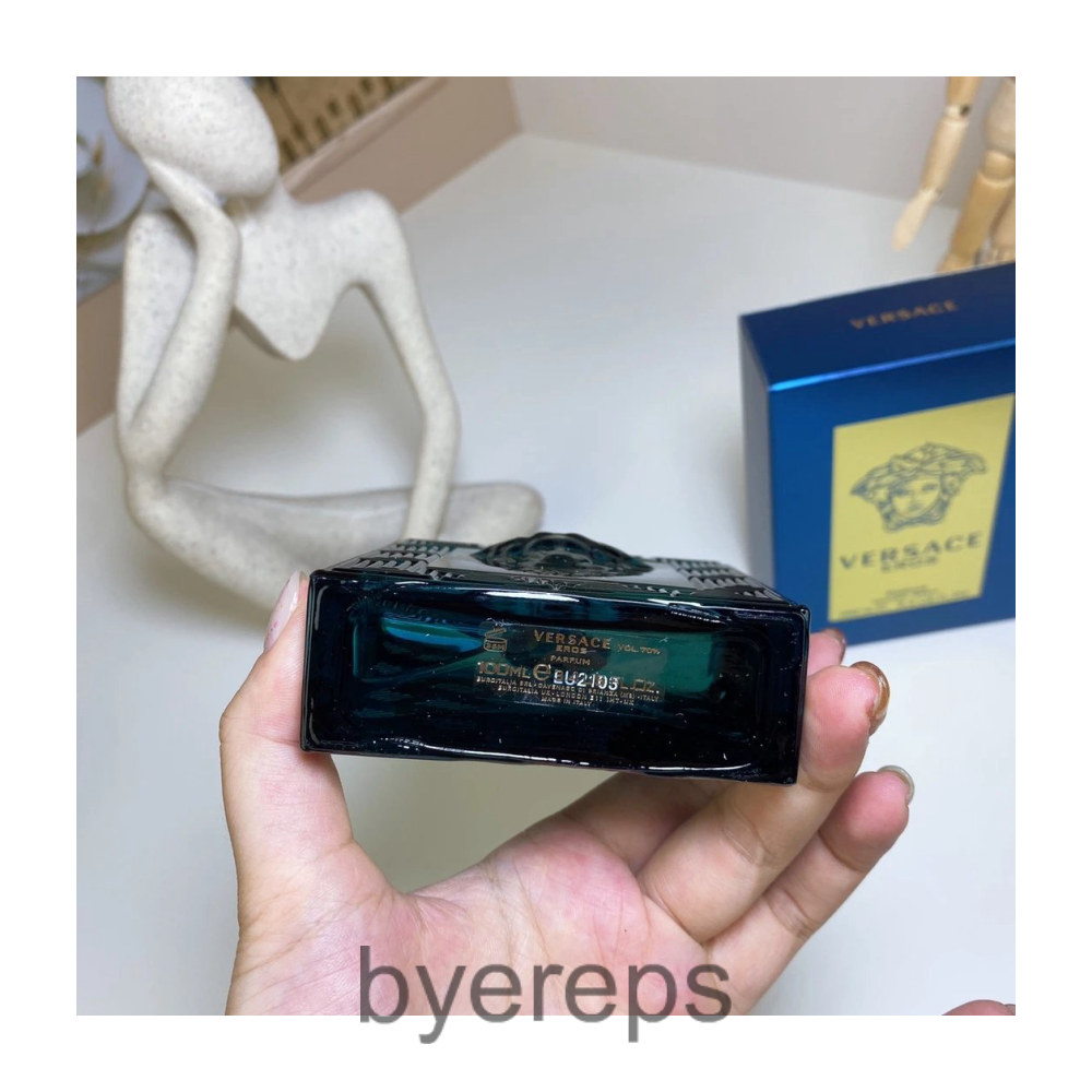 Versace Eros Perfume — photo 2 of 4
