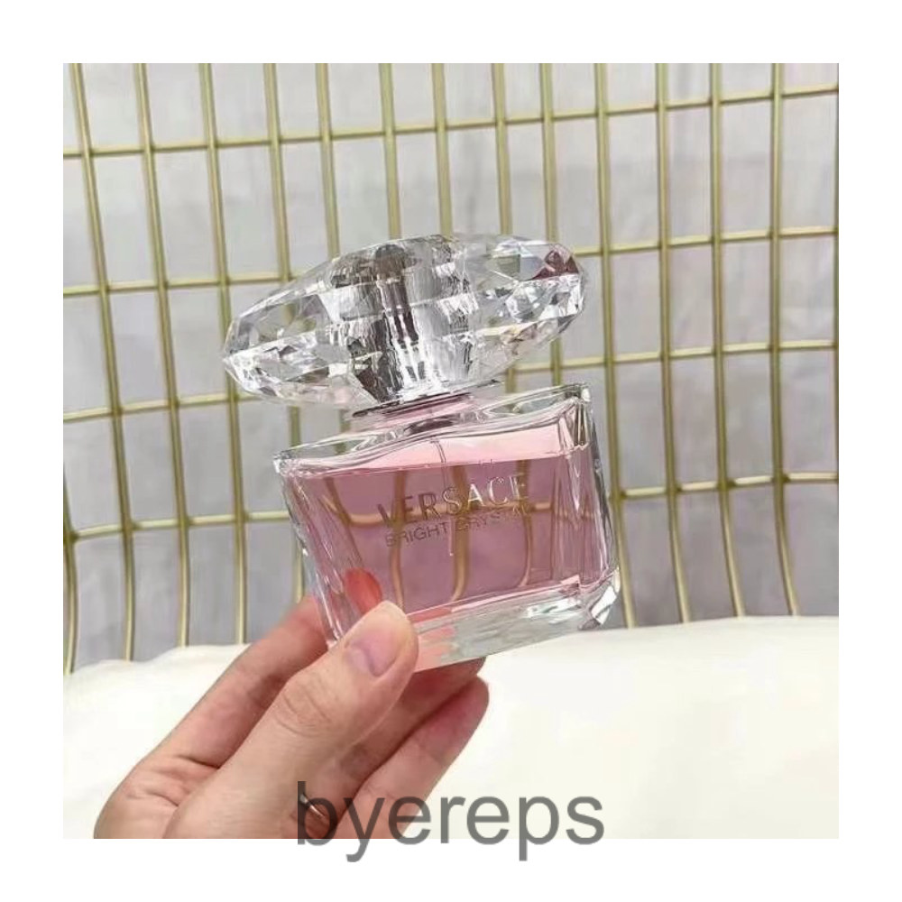 Versace Perfume — photo 2 of 3