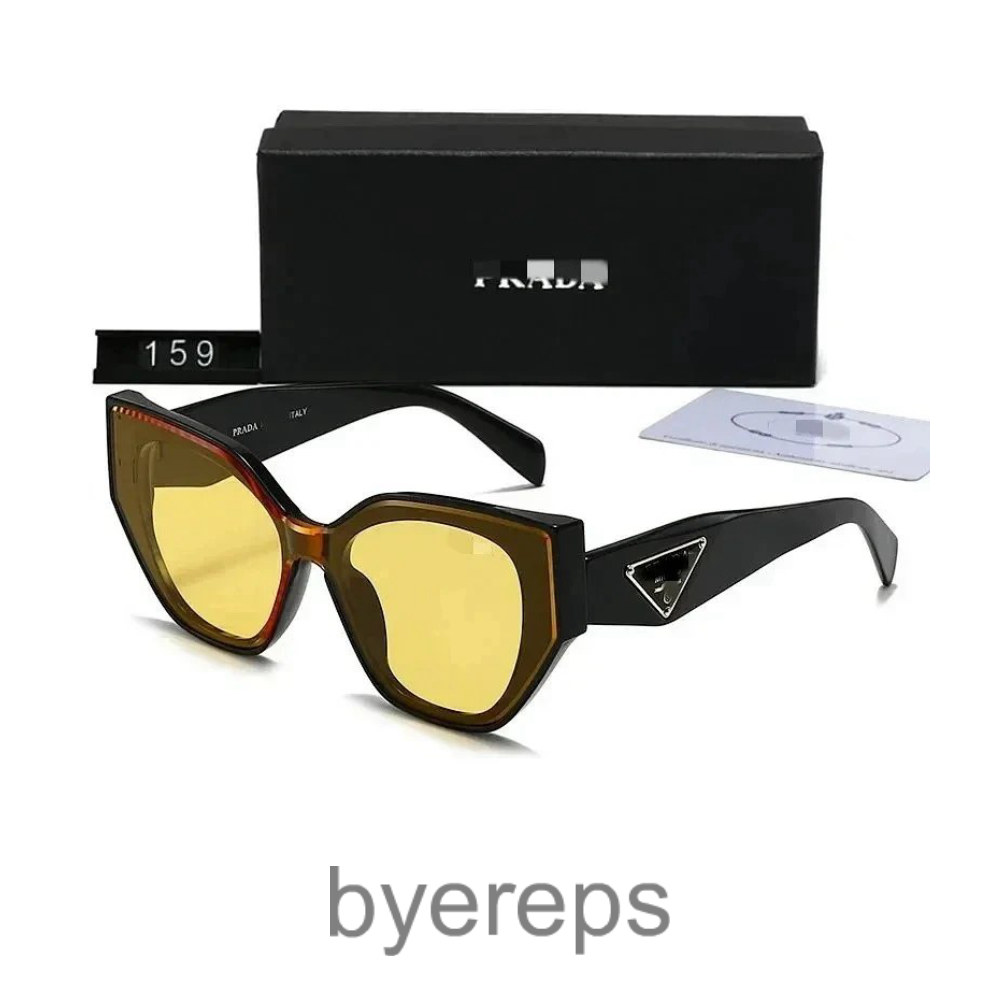 Versace Sun Glasses — photo 3 of 4