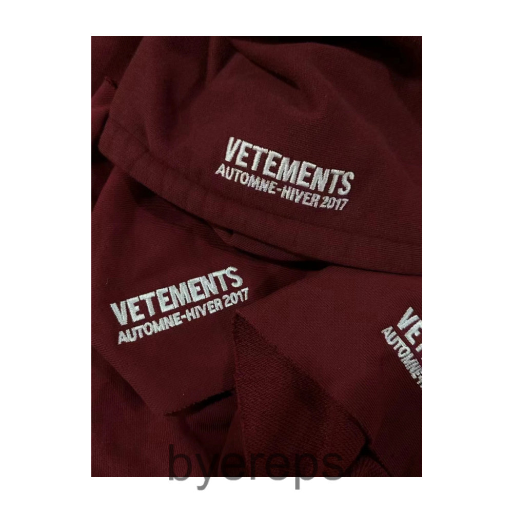 Vetements ,,Bridges" Hoodie — photo 2 of 4