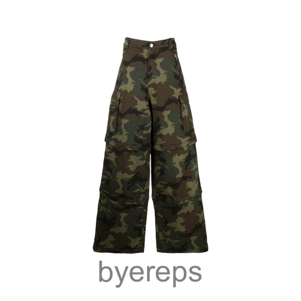 Vetements Camo Cargo — photo 2 of 4