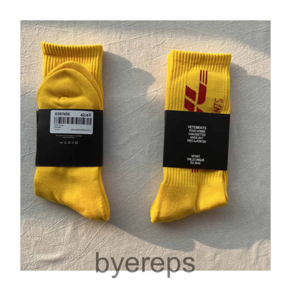 Vetements DHL socks — photo 4 of 4
