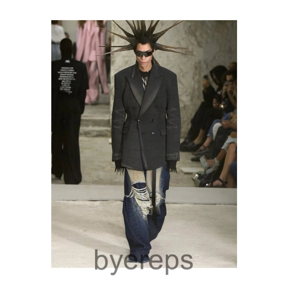 Vetements Distressed Baggy Jeans