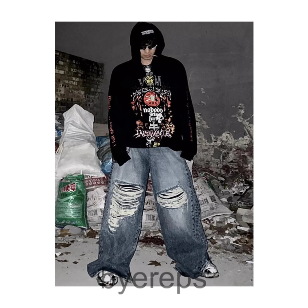 Vetements Distressed Baggy Jeans — photo 3 of 4