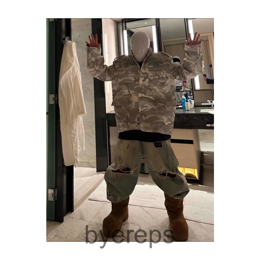 Vetements Distressed Painted Jens — photo 2 of 4