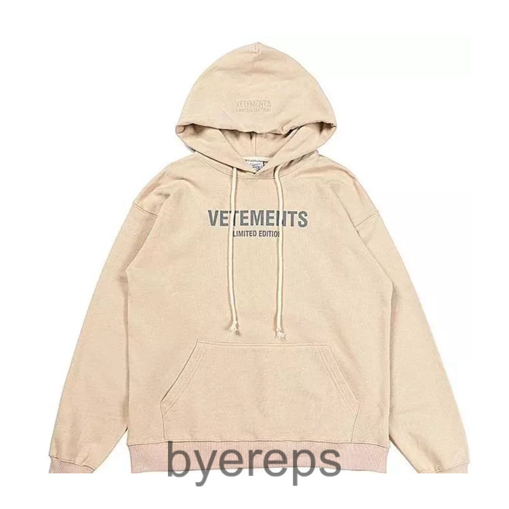 Vetements Hoodies — photo 2 of 4