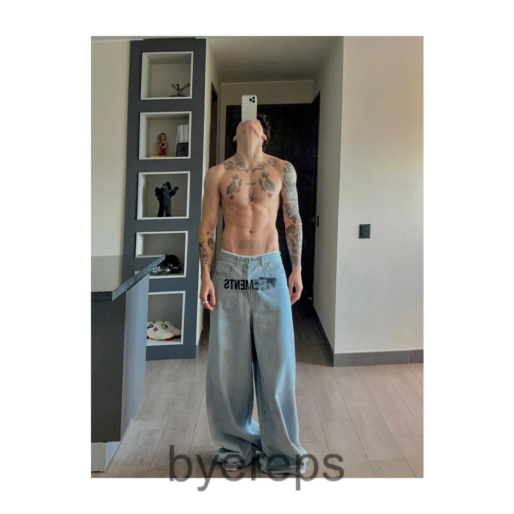 Vetements Logo Denim — photo 3 of 4