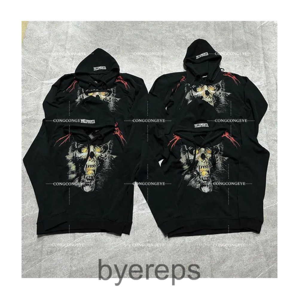 VETEMENTS Misplaced Skull Hoodie