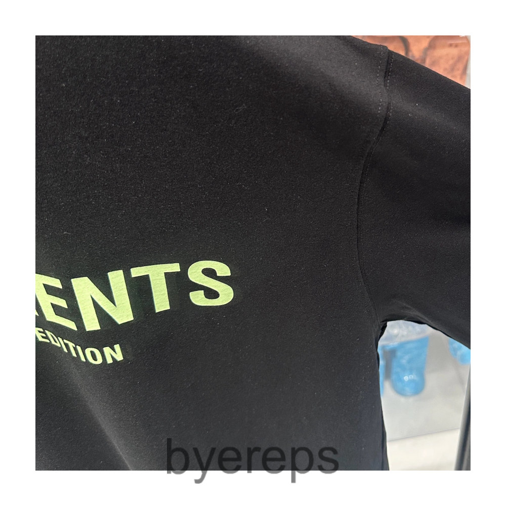 Vetements Tee — photo 2 of 4